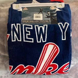 MLB Beach Towel. New York Yankees. New. 30x60